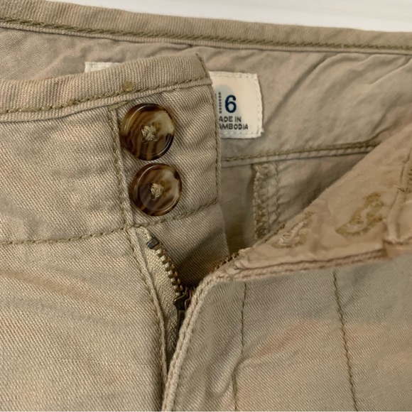 Old Navy Khaki Cargo Shorts, Size 6 - Picture 3 of 10